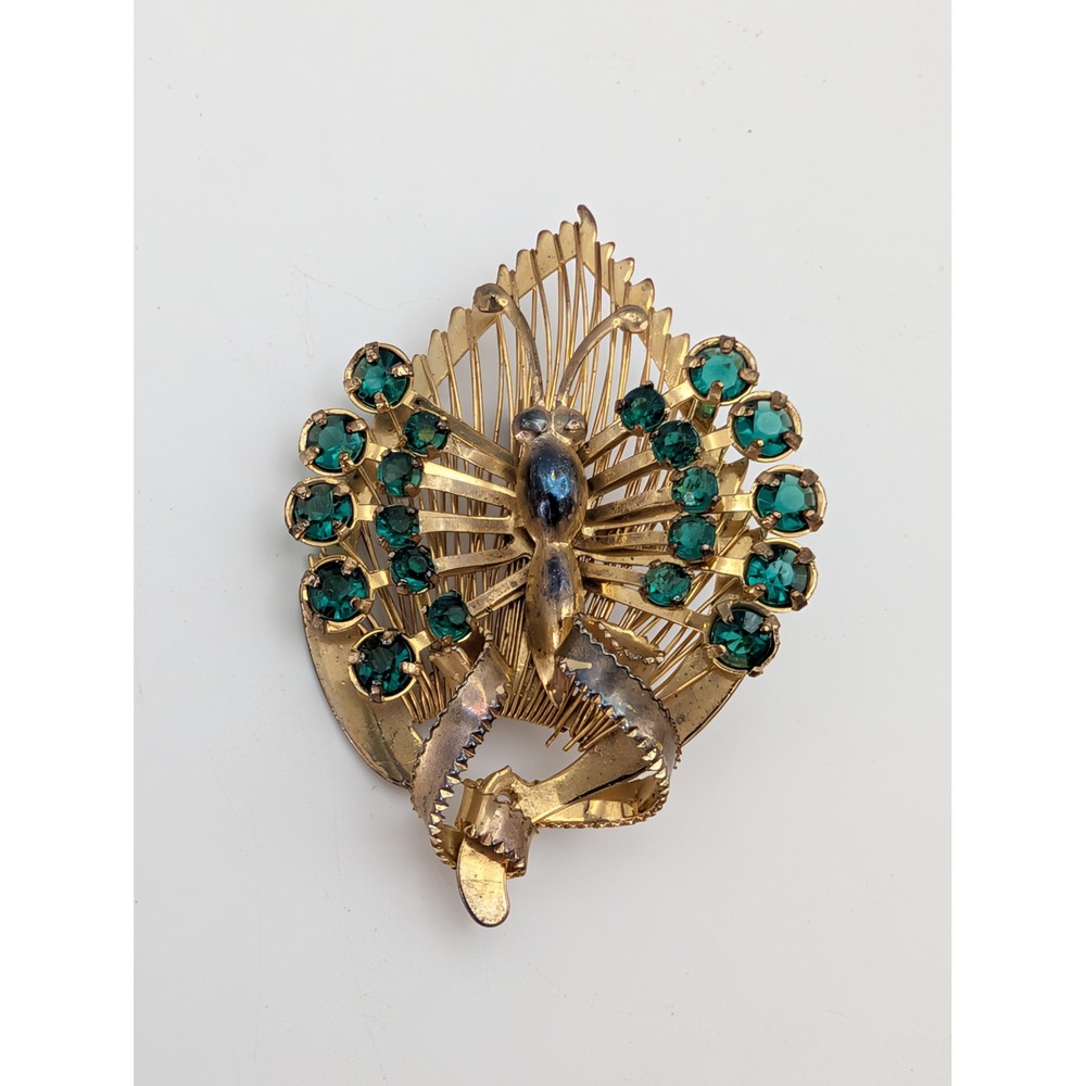 Vintage Emerald Green Rhinestone Insect Butterfly Brooch Gold Tone Wirework Pin